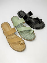 Load image into Gallery viewer, Twinky Loop Sandal
