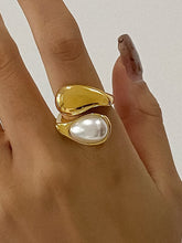 Load image into Gallery viewer, Pearl Wavy Ring
