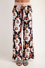 Load image into Gallery viewer, Floral Dolman &amp; Pant Set
