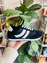 Load image into Gallery viewer, Jet Lag Sneaker
