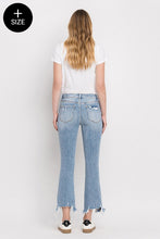 Load image into Gallery viewer, Handy Crop Flare Jeans
