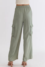 Load image into Gallery viewer, Flowy Cargo Pants
