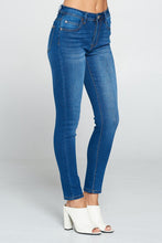 Load image into Gallery viewer, Ivy Skinny Jeans
