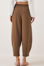 Load image into Gallery viewer, HW Cropped Barrel Pants
