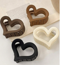 Load image into Gallery viewer, Heart Hair Claw
