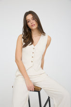 Load image into Gallery viewer, Button Down Linen Vest
