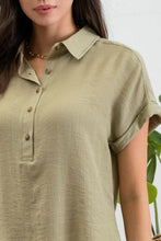 Load image into Gallery viewer, Mid Button Collar Top
