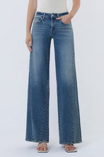 Load image into Gallery viewer, Cheerful Panel Jeans
