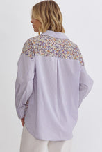 Load image into Gallery viewer, Stripe Print Button Up
