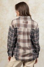Load image into Gallery viewer, Frayed Hem Plaid Top
