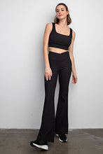 Load image into Gallery viewer, Rib V Flare Leggings Black
