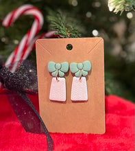 Load image into Gallery viewer, Present With Bow Earrings
